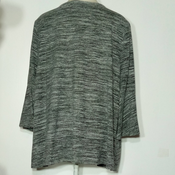 Cato Grey Bell Sleeve Top Sz 22/24W - Picture 6 of 8
